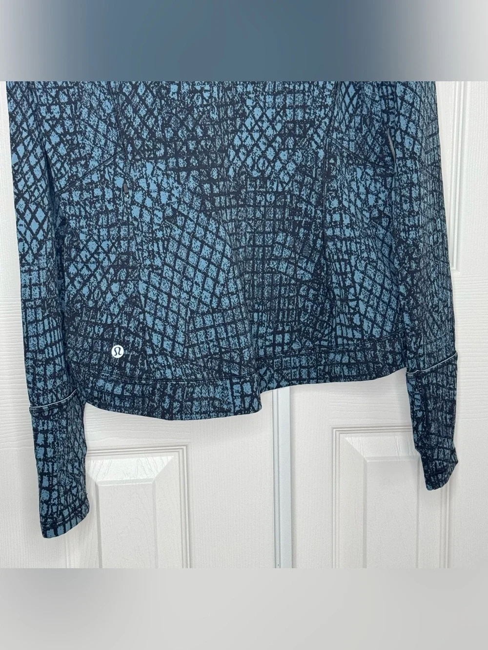 Lululemon Close to Crossing Long Sleeve Jacquard Size M